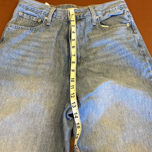 Levi’s high waisted straight jeans, medium wash. - Picture 3 of 5